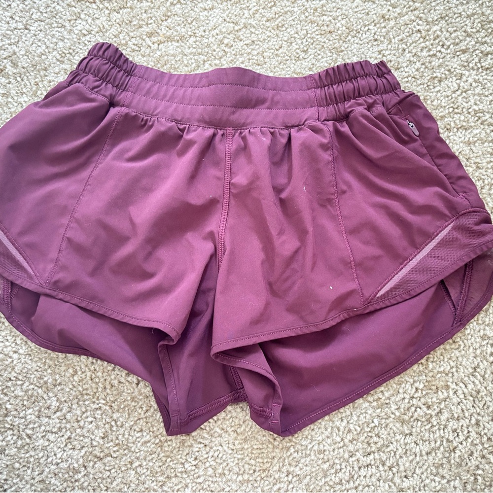 Lululemon Hotty Hot Shorts- 2.5’